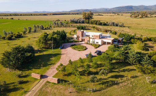 Country House in Pueblo Solis, Maldonado Department, Uruguay 1