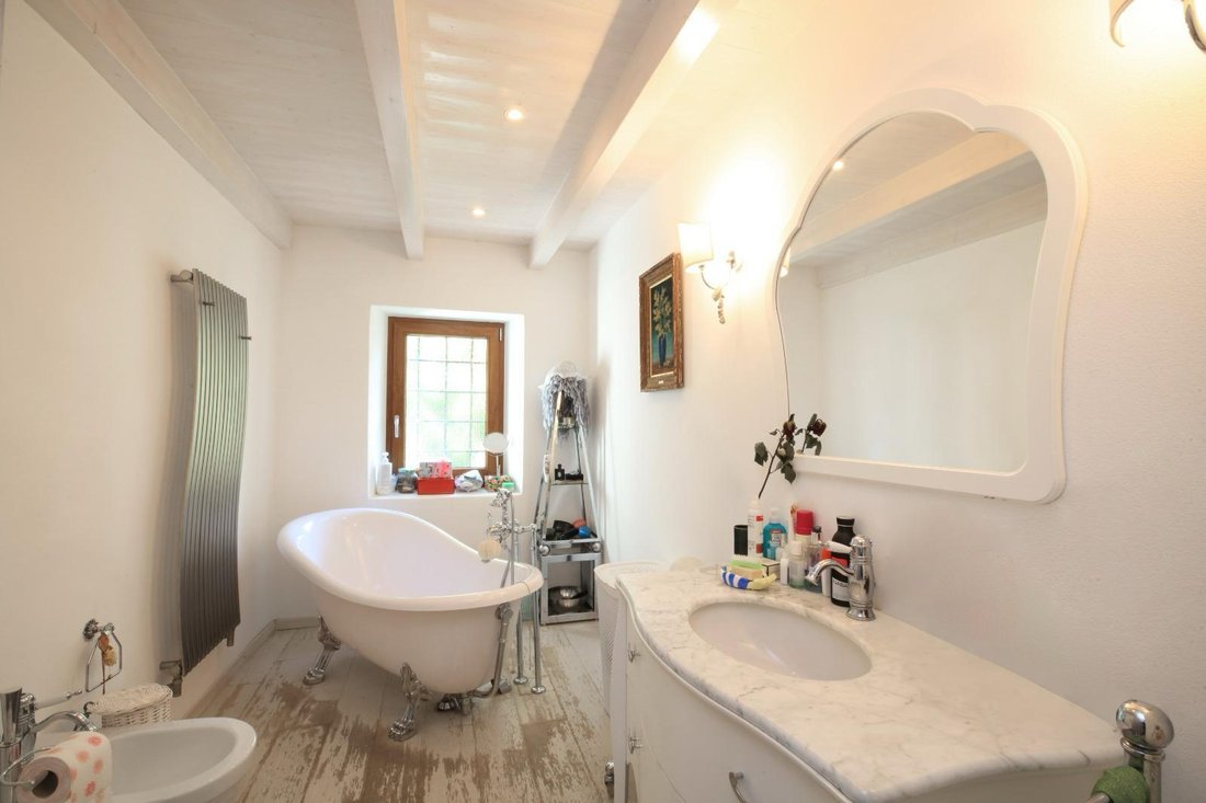 Casa en Losone, Tesino, Suiza 1 - 15399629
