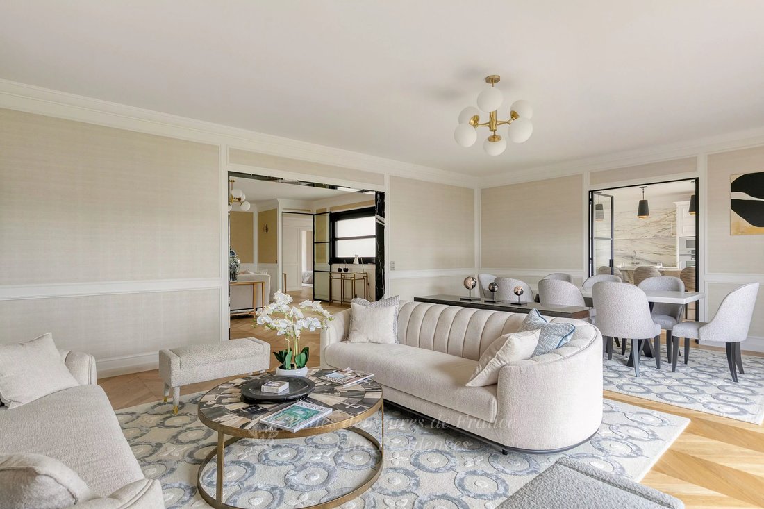 Apartment in Gros Caillou, Paris 7e Arrondissement, Paris 4 - 15399886