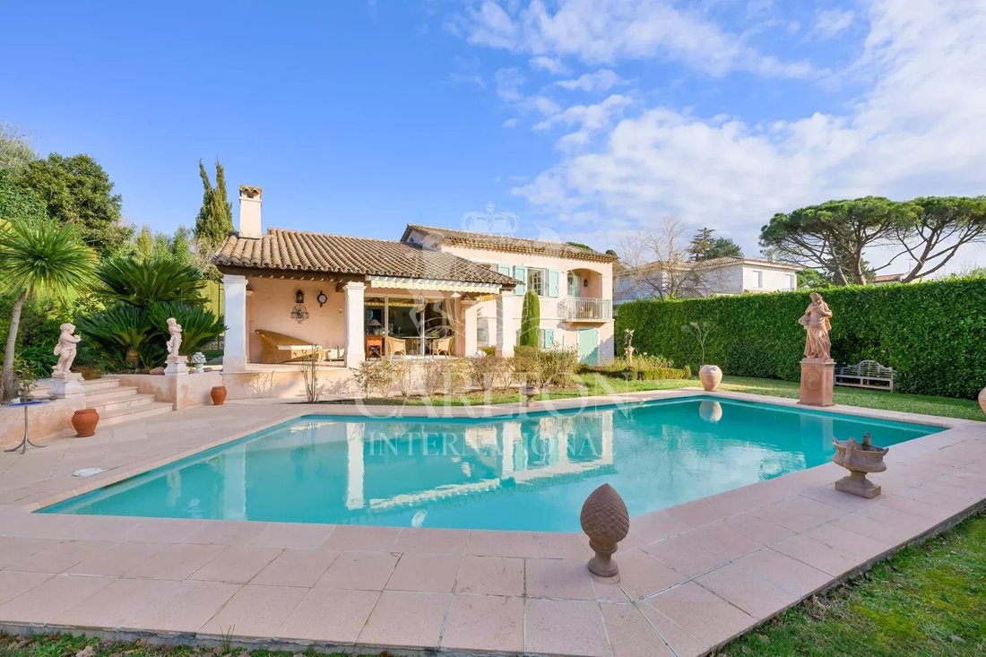 House in Mougins, Provence-Alpes-Côte d'Azur, France 2 - 15399939
