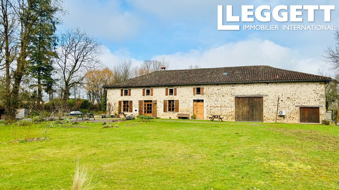 House in Saint-Quentin-sur-Charente, Nouvelle-Aquitaine, France 1 - 15401134