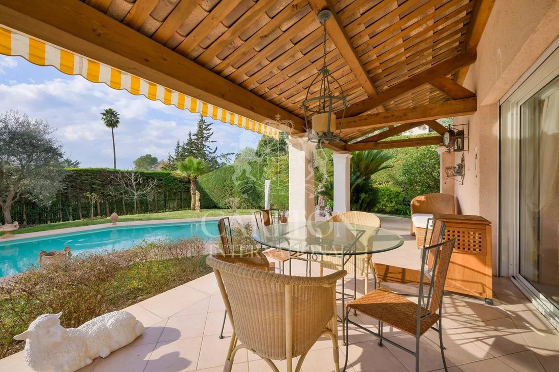 House in Mougins, Provence-Alpes-Côte d'Azur, France 3 - 15399939