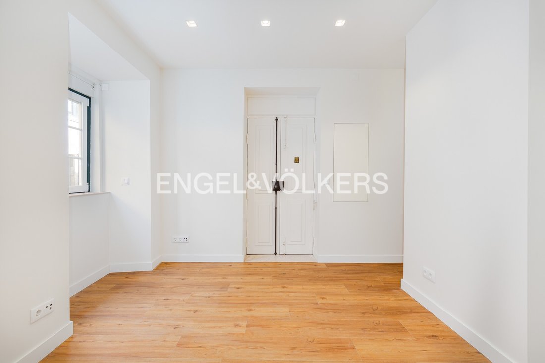 Apartment in Santo Antonio, Lisbon, Portugal 5 - 15402231
