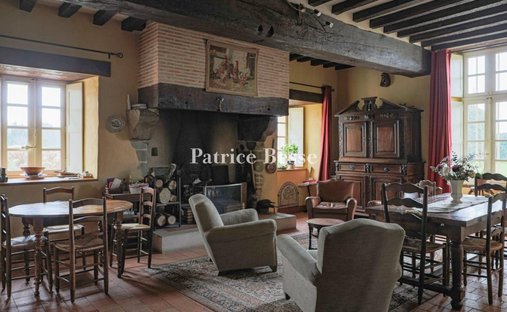 A Chateau From The 17th And 18th Centuries, Listed As A Regional Historical Monument, On