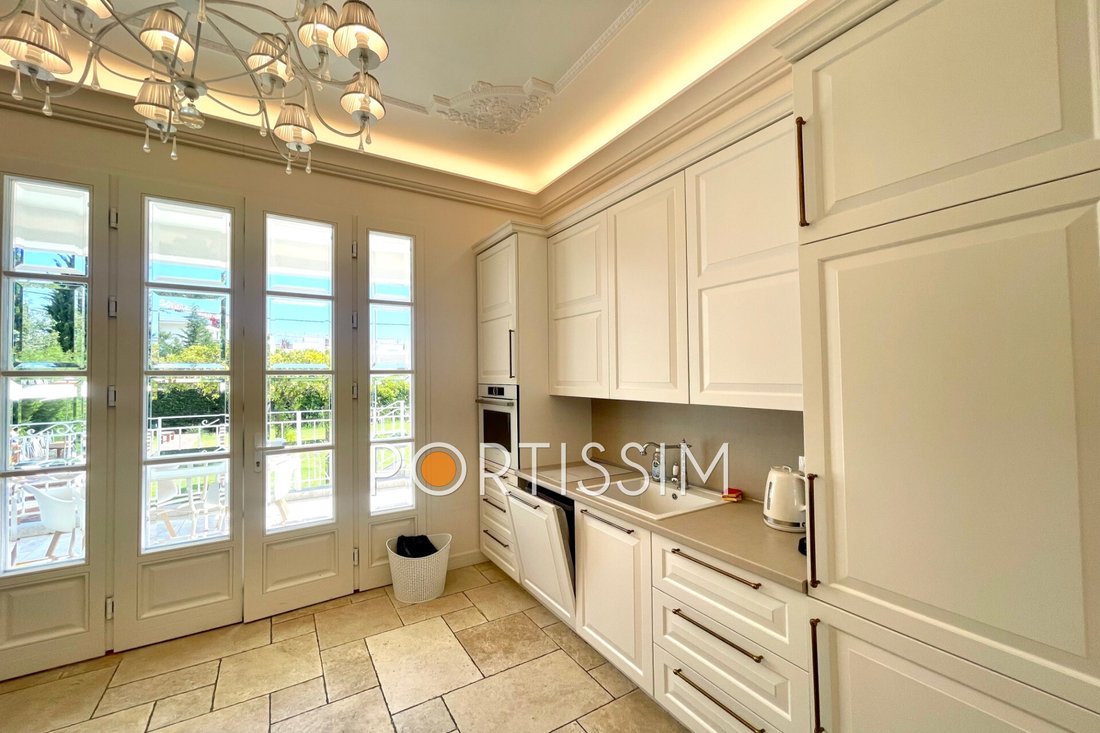 Villa in Saint-Laurent-du-Var, Provence-Alpes-Côte d'Azur, France 4 - 15399969