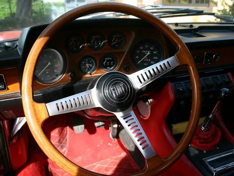 Coupe in Glendale, United States 3 - 15402439
