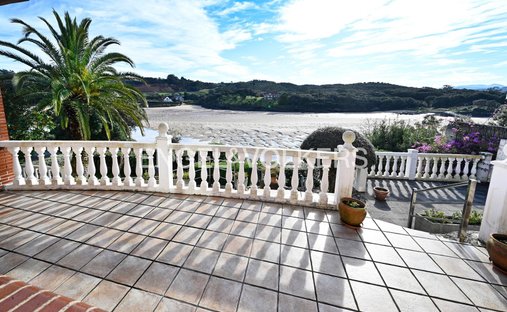 Haus in Bareyo, Kantabrien, Spanien 1