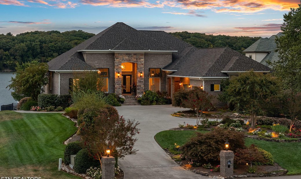 Photo inspiration: Gallery Detail: Stunning Main Channel Luxury Lakefront In Louisville Tennessee United