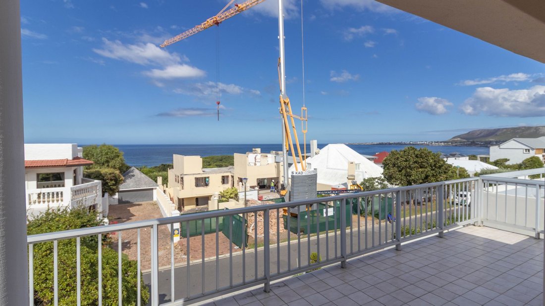 Country House in Hermanus, Western Cape, South Africa 2 - 15311484