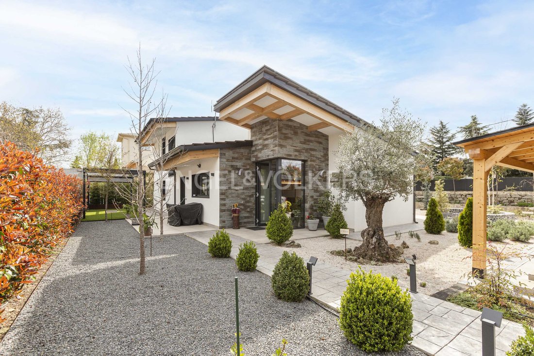 Townhouse in Valdemorillo, Community of Madrid, Spain 1 - 14286597