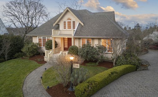 House in Oak Bay, British Columbia, Canada 1