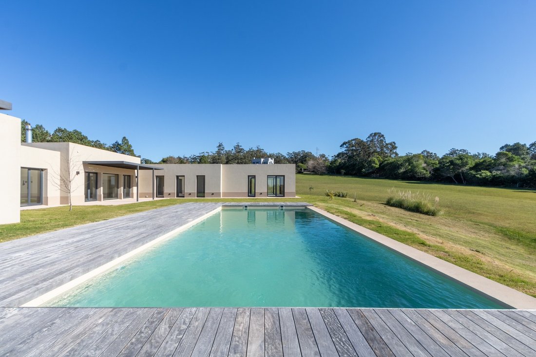 Townhouse in Chacras del Golf, Maldonado Department, Uruguay 2 - 15400206