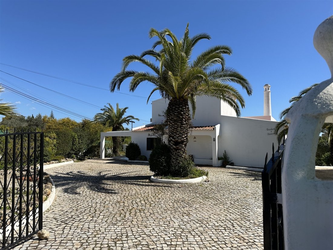 House in Lagoa e Carvoeiro, Algarve, Portugal 3 - 13618105
