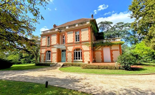 Estate in Pomponne, Montauban, France 1