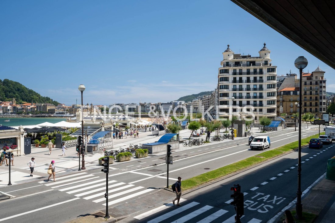 Apartment in Mendebaldea, Donostia-San Sebastian, Spain 2 - 14768123