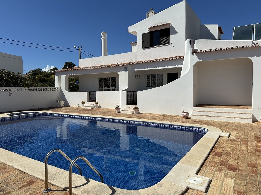House in Lagoa e Carvoeiro, Algarve, Portugal 1 - 13618105