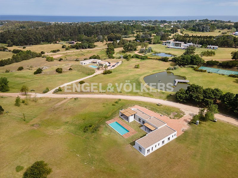 Townhouse in Chacras del Golf, Maldonado Department, Uruguay 1 - 15400196