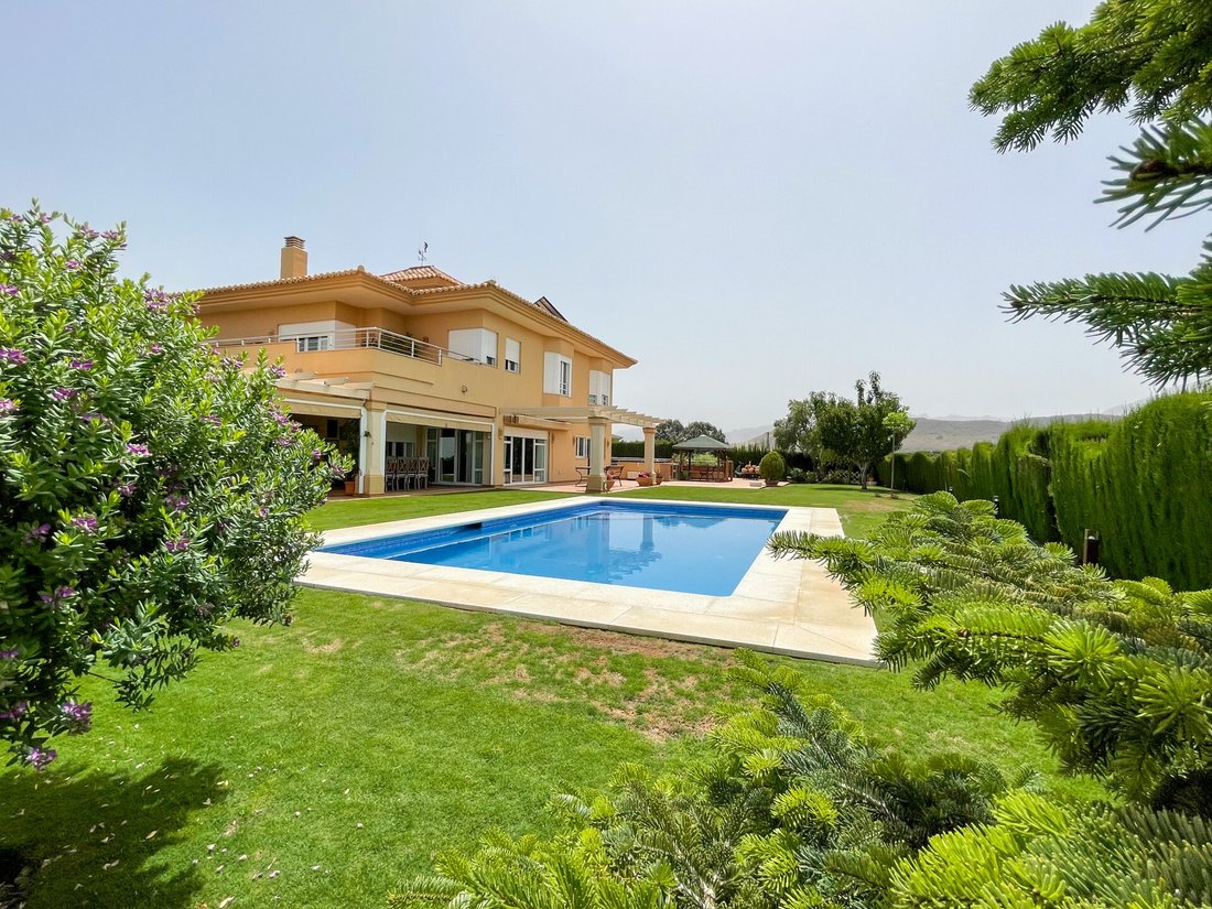 Villa in Antequera, Andalusia, Spain 1 - 15402634