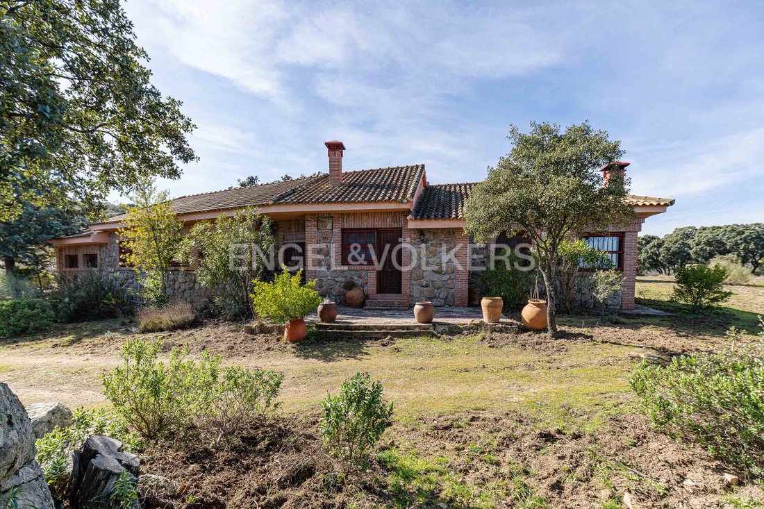 Villa in Valdemorillo, Comunidad de Madrid, Spain 5 - 15229182
