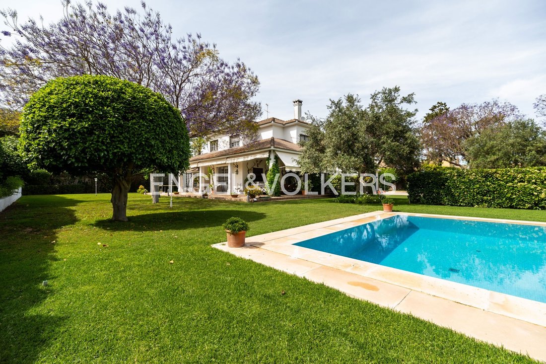 Villa in Jerez De La Frontera, Andalusia, Spain 1 - 14222445