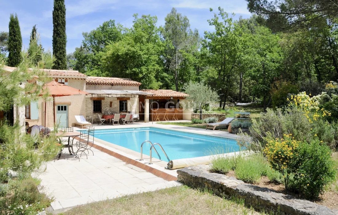 House in Ménerbes, Provence-Alpes-Côte d'Azur, France 2 - 15399877