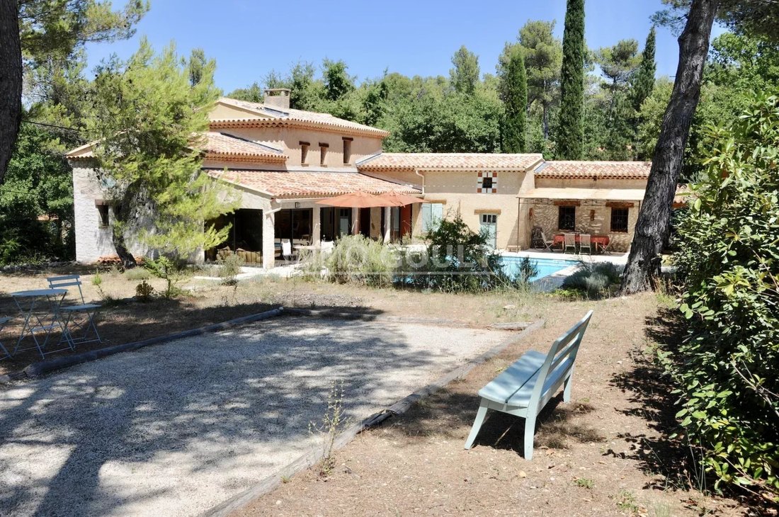 House in Ménerbes, Provence-Alpes-Côte d'Azur, France 4 - 15399877