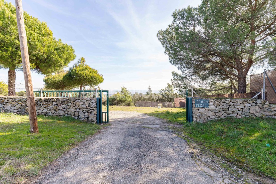 Villa in Valdemorillo, Comunidad de Madrid, Spain 2 - 15229182