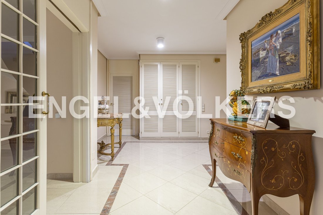 Townhouse in Mirador de la Sierra, Community of Madrid, Spain 5 - 13132911