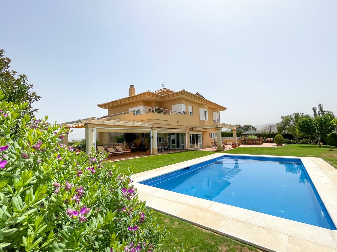 Villa in Antequera, Andalusia, Spain 2 - 15402634
