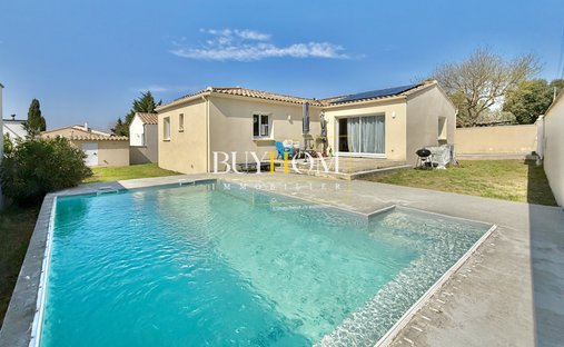 House in Nevons-route d'Apt, L'Isle-sur-la-Sorgue, France 1