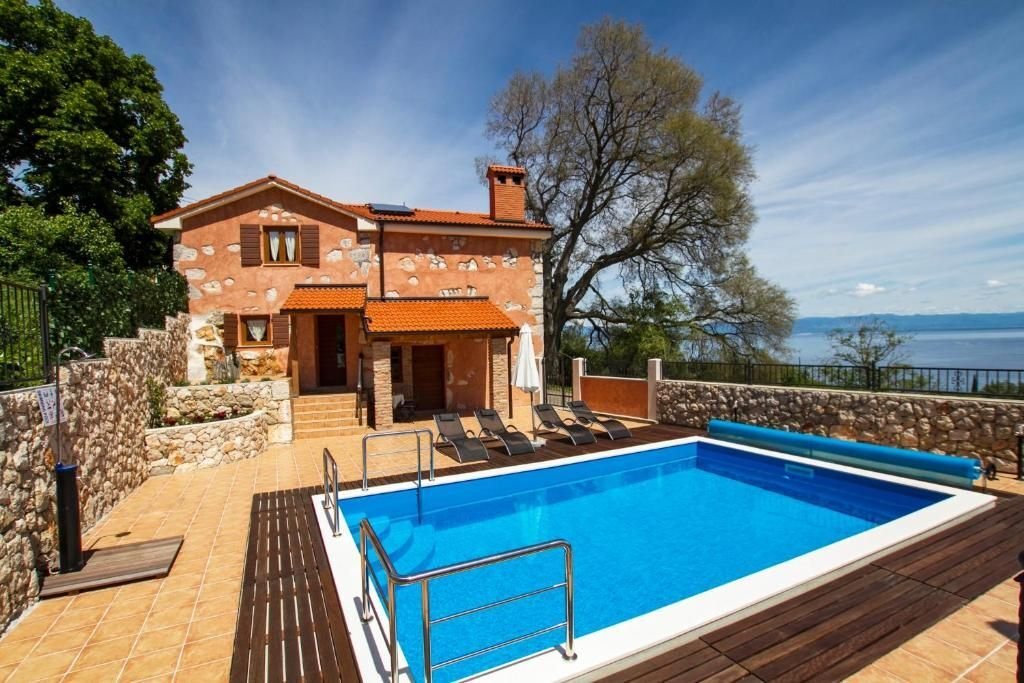 Villa in Opcina Moscenicka Draga, Primorje-Gorski Kotar County, Croatia 1 - 15403081