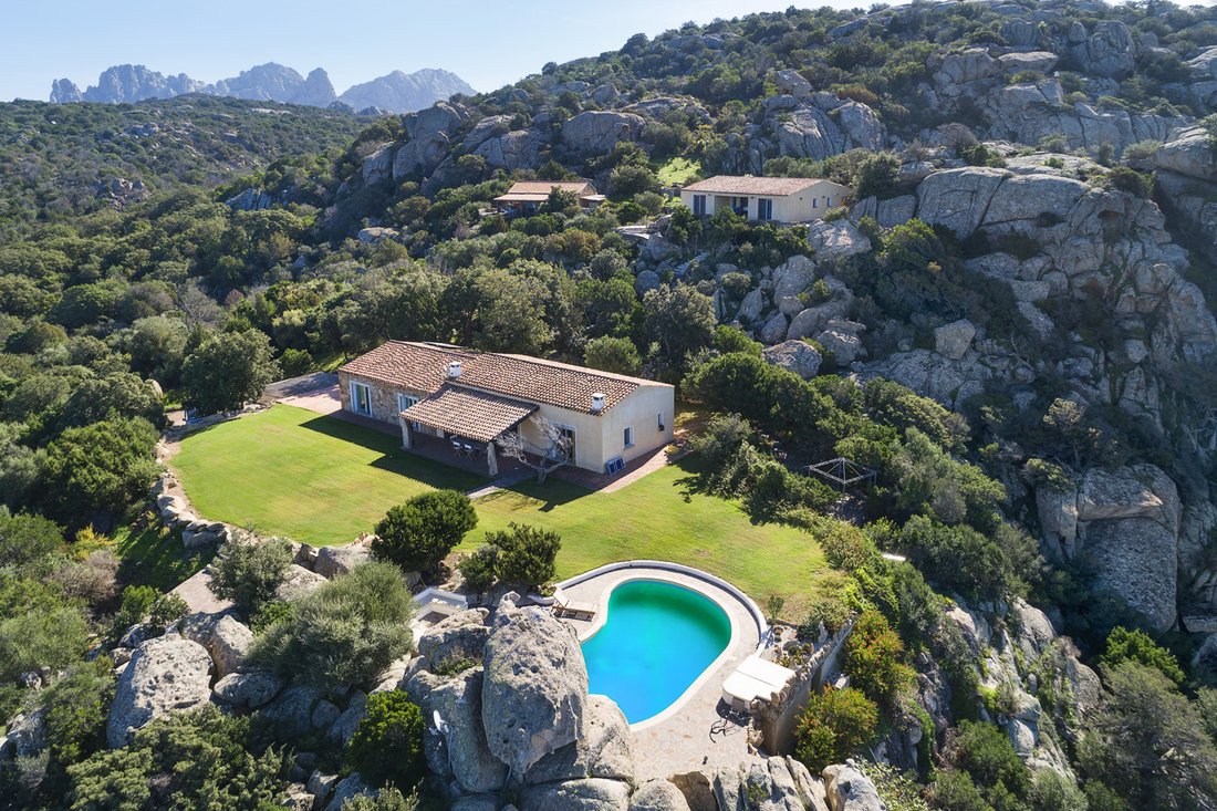 House in San Pantaleo, Olbia, Italy 1 - 15402812