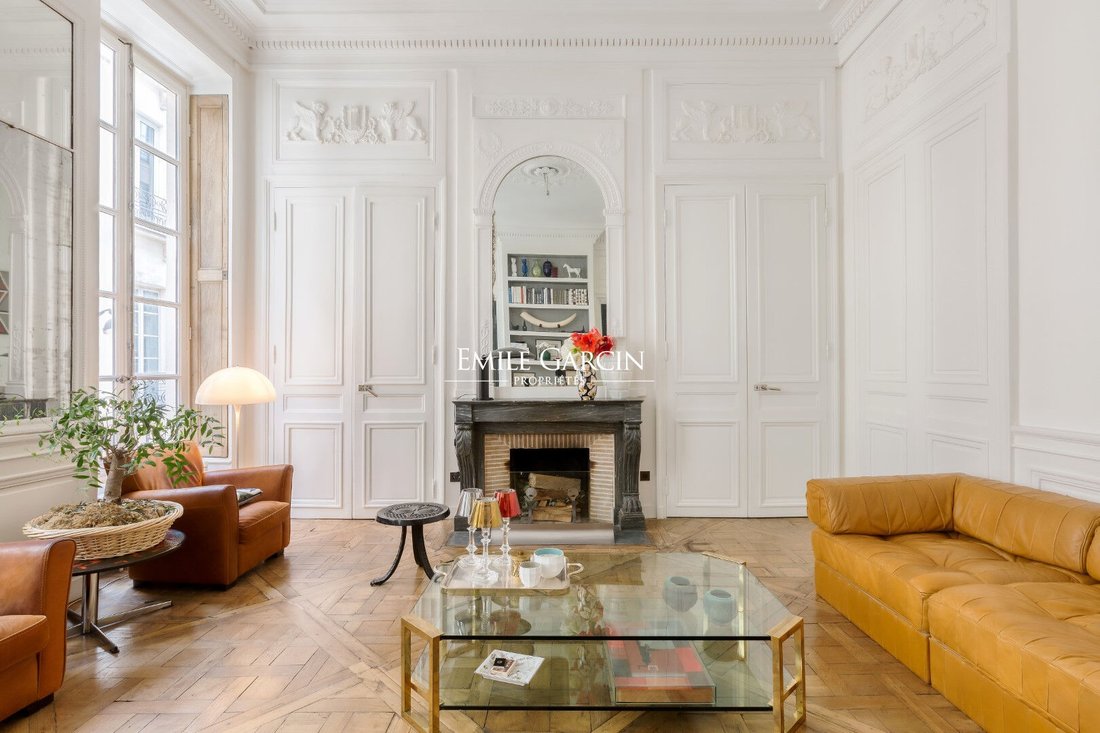 Apartment in Montorgueil-Saint Denis, Paris 2e Arrondissement, Paris 3 - 15403952