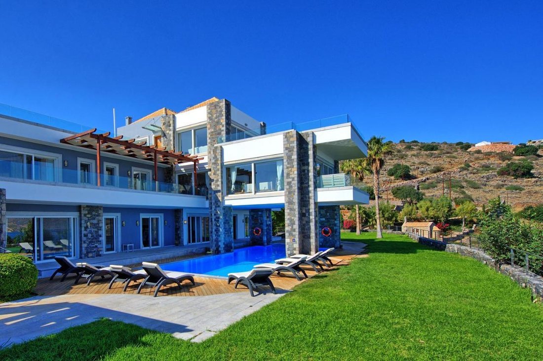 Villa in Community of Skinias, Agios Nikolaos Municipal Unit, Greece 2 - 15404102