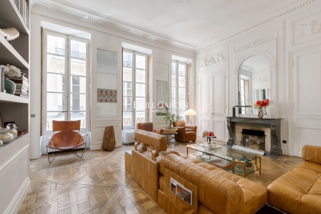 Apartment in Montorgueil-Saint Denis, Paris 2e Arrondissement, Paris 2 - 15403952