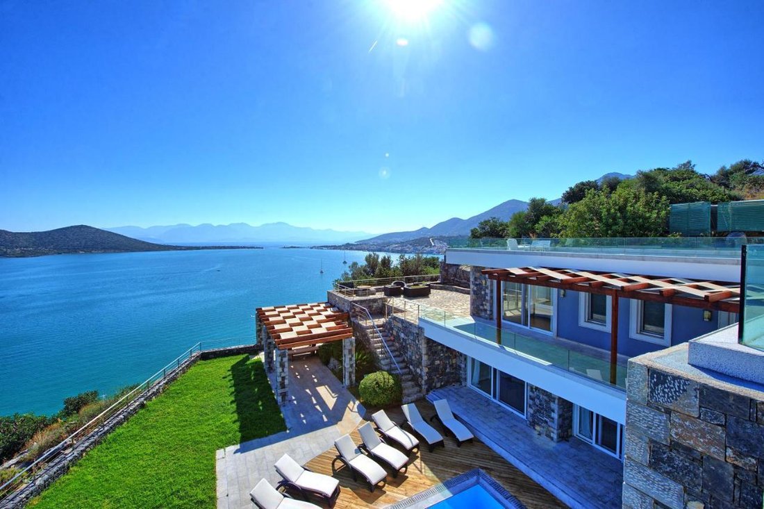 Villa in Community of Skinias, Agios Nikolaos Municipal Unit, Greece 1 - 15404102