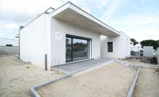 House in Leiria, Pousos, Barreira e Cortes, Leiria District, Portugal 1