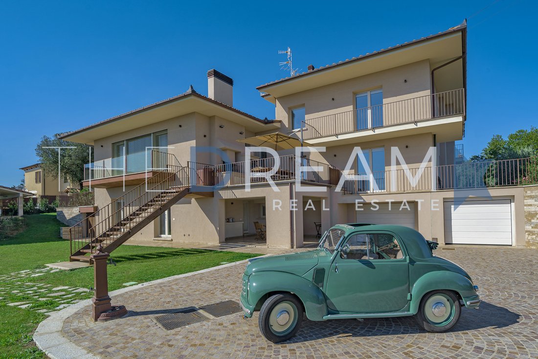 Villa in Foiano della Chiana, Tuscany, Italy 3 - 15405876