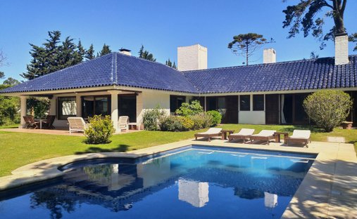 Villa in Punta del Este, Maldonado Department, Uruguay 1