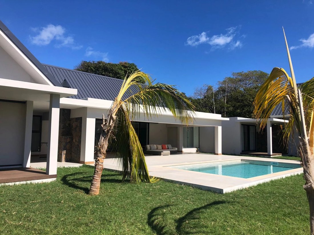 Villa in Mauritius, Rivière Noire District, Mauritius 1 - 15405231