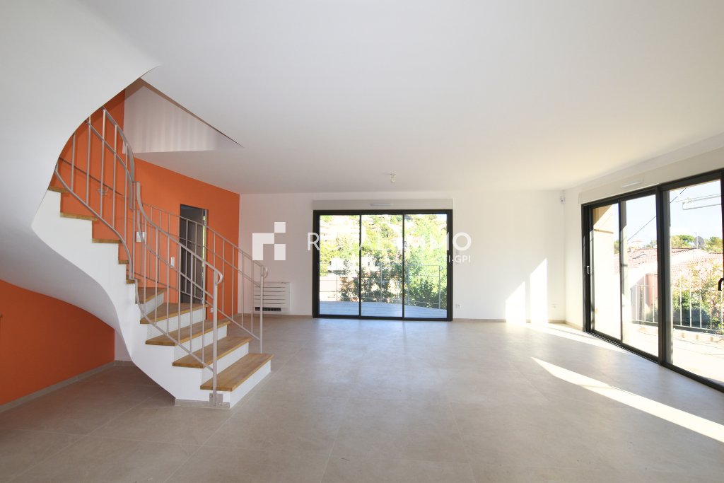 Villa in Hyeres, Provence-Alpes-Côte d'Azur, France 1 - 15405722