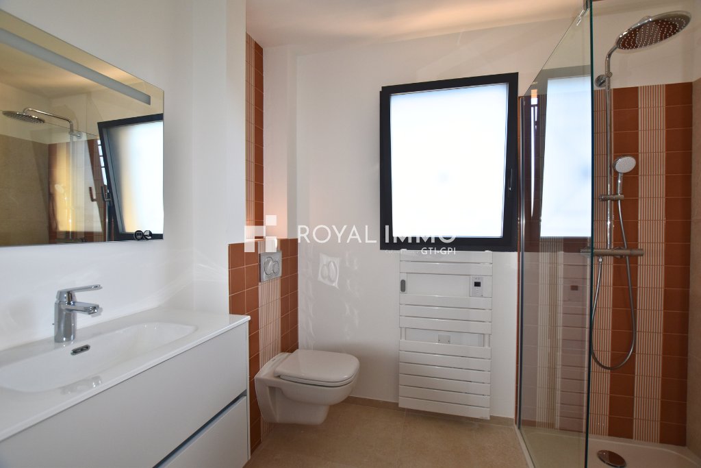 Villa in Hyeres, Provence-Alpes-Côte d'Azur, France 4 - 15405722