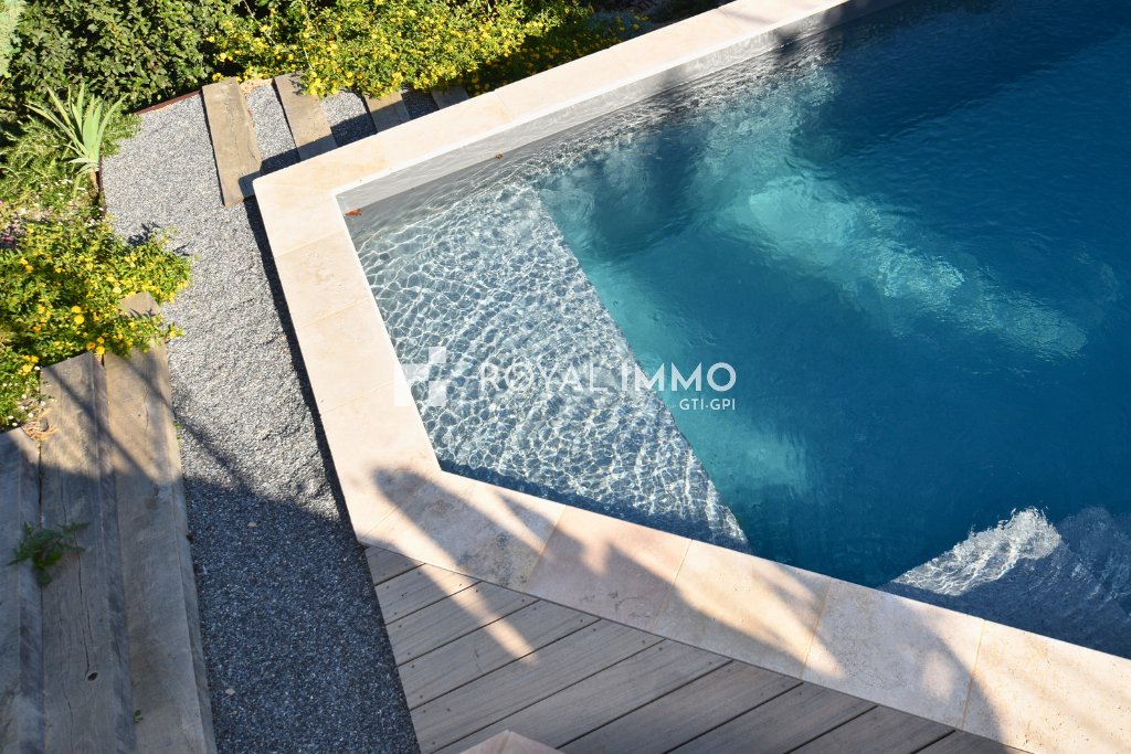 Villa in Hyeres, Provence-Alpes-Côte d'Azur, France 2 - 15405722