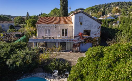 Villa in La Colle-sur-Loup, Provence-Alpes-C�te d'Azur, France 1