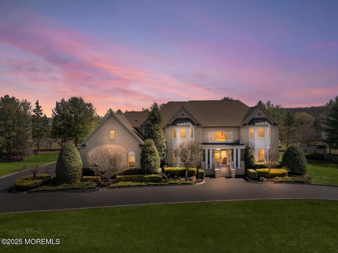 House in Marlboro Township, New Jersey, United States 1 - 15405919