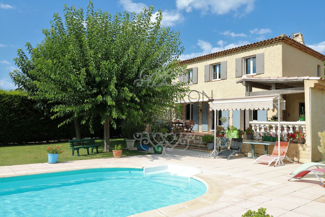Villa in Rognes, Provence-Alpes-Côte d'Azur, France 1 - 15404726