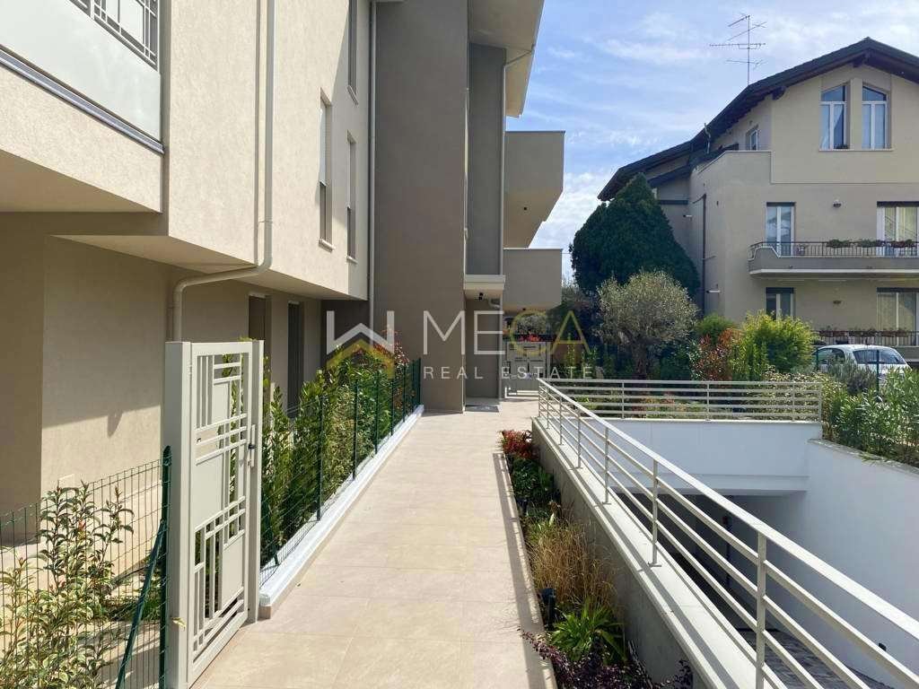 Apartment in Desenzano Centro, Desenzano del Garda, Lombardy 2 - 15407756
