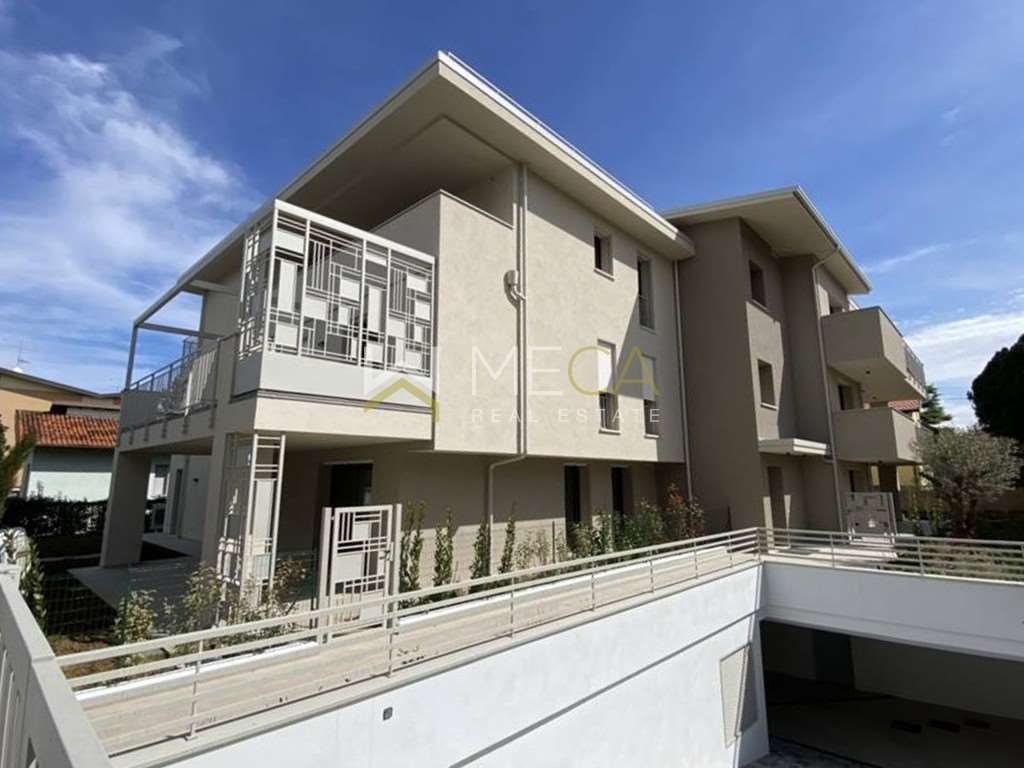 Apartment in Desenzano Centro, Desenzano del Garda, Lombardy 1 - 15407756
