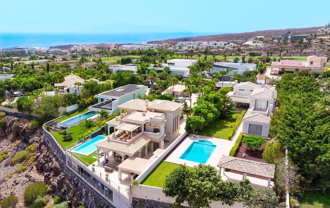 Villa in La Caleta, Adeje, Canary Islands 2 - 15409452