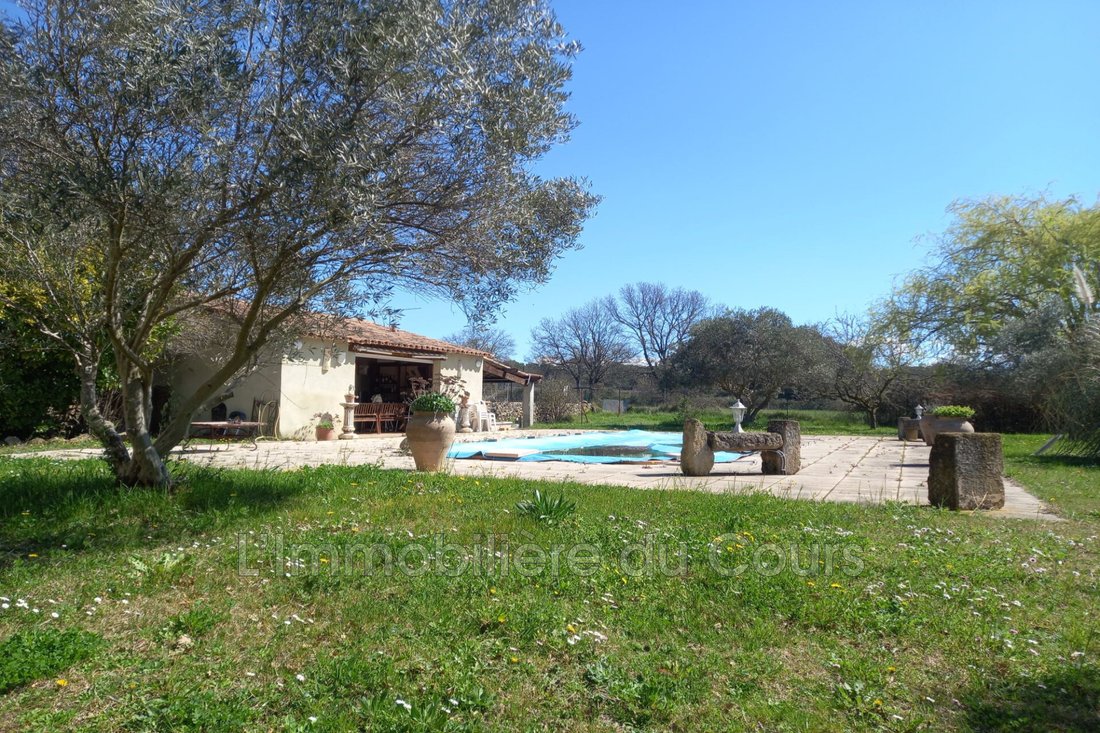 Villa in Rognes, Provence-Alpes-Côte d'Azur, France 1 - 15375857